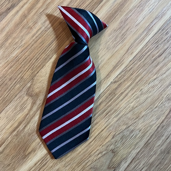 Lots of 14 clip on baby ties. These are not toddler size. - Picture 8 of 16